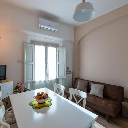- Terrazza Panoramica In Centro Storico Apartman *