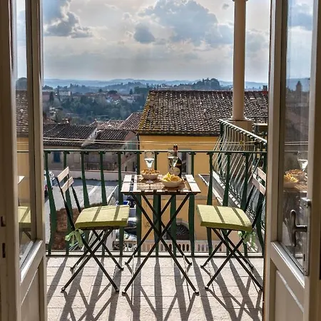 - Terrazza Panoramica In Centro Storico San Miniato